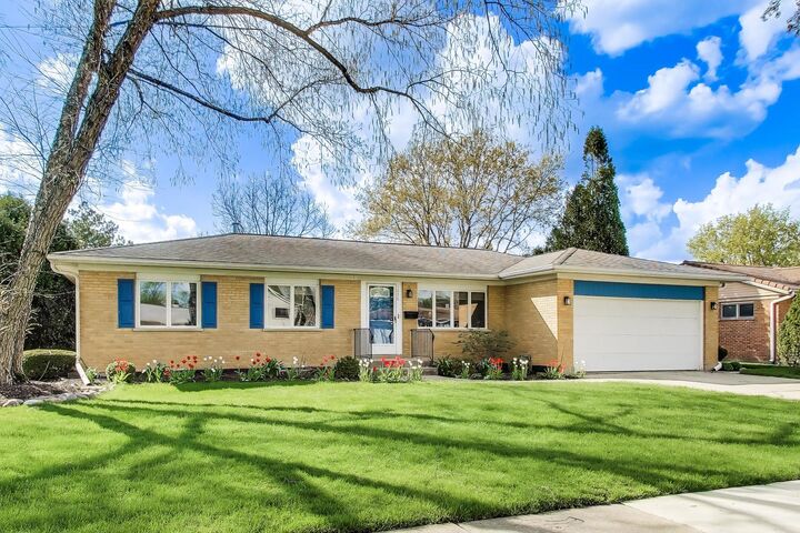 Property Photo:  1036 Clark Lane  IL 60016 