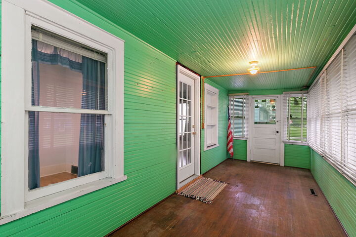 Property Photo: 148 Holly Street IL 60115