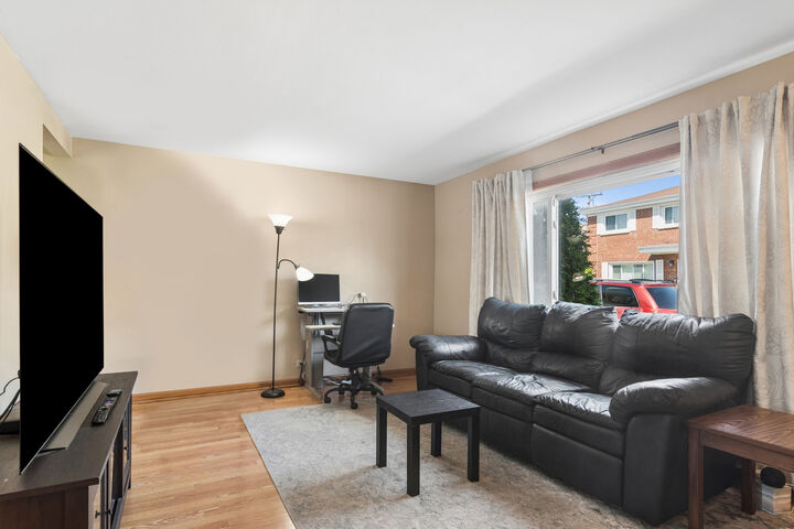 Property Photo:  1058 N Boxwood Drive A  IL 60056 