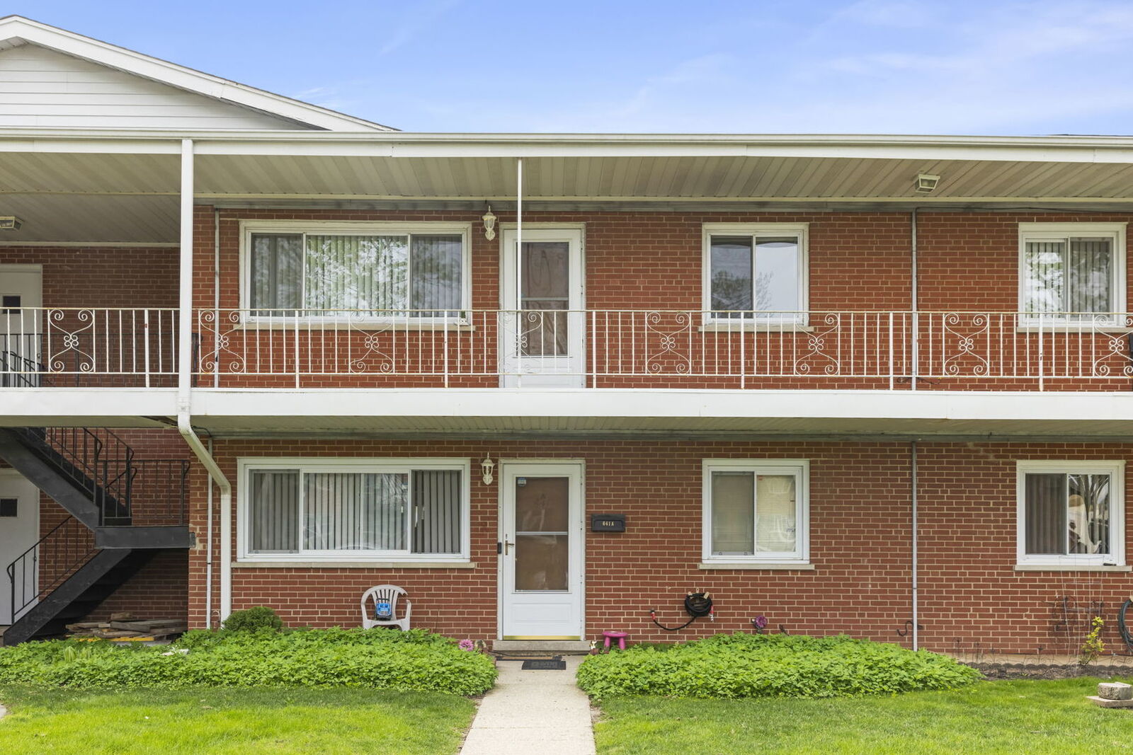 Property Photo:  641 Dulles Road B  IL 60016 