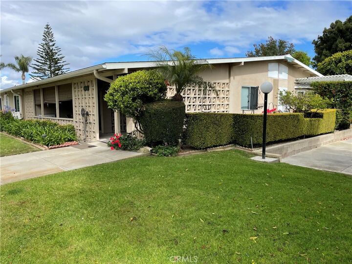 Property Photo:  1740 Sunningdale Rd 16G Road 16G  CA 90740 