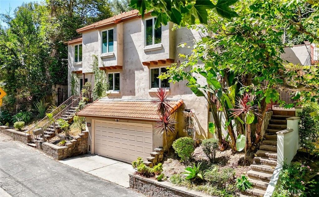 Property Photo:  4007 Alta Mesa  CA 91604 