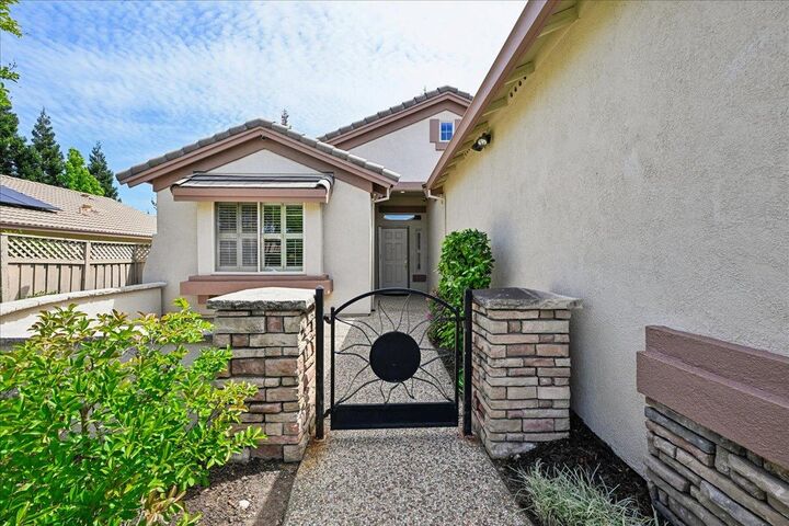 Property Photo:  1605 Gingersnap Lane  CA 95648 