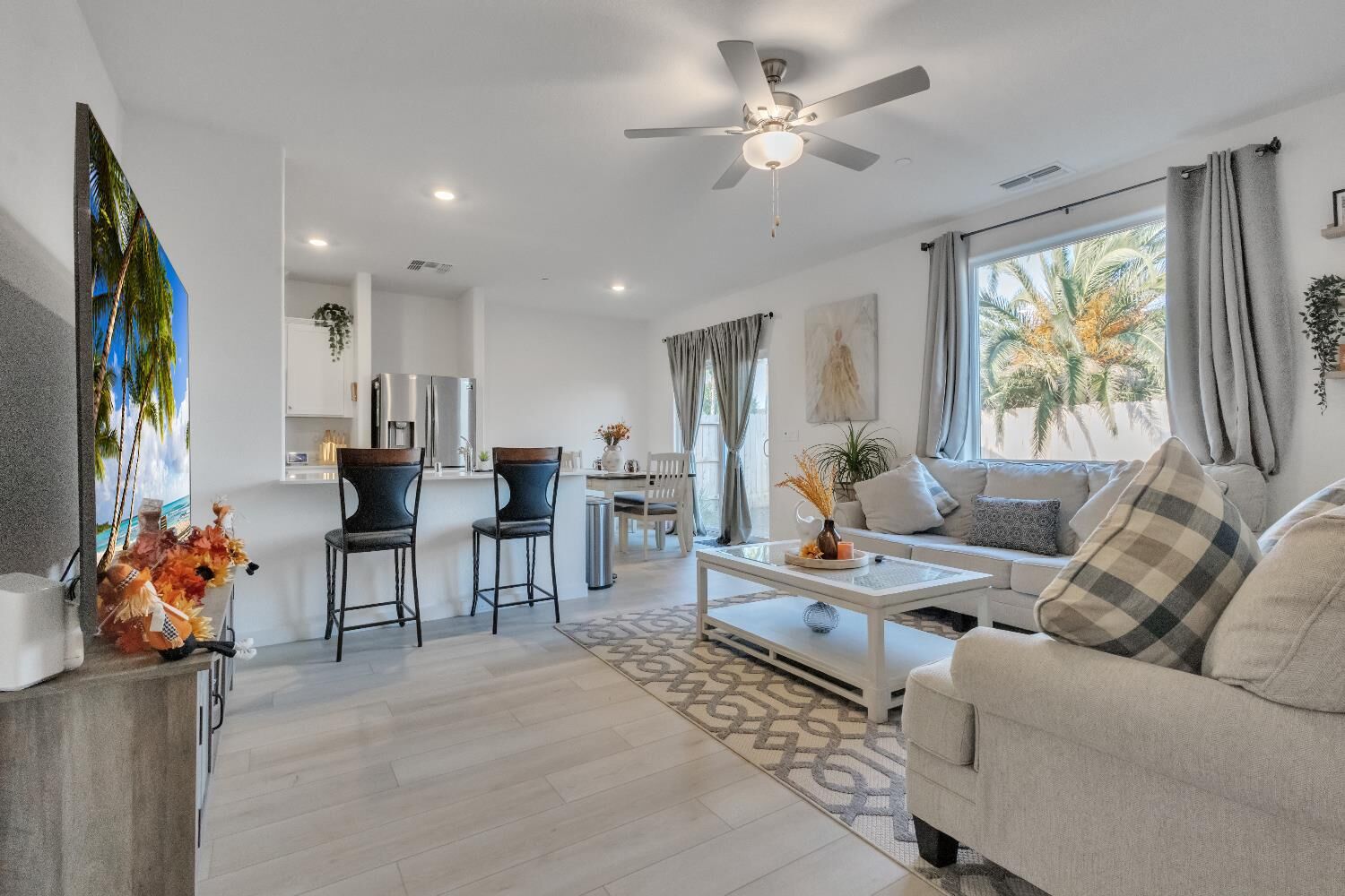 Property Photo:  778 S Rapallo Street  CA 95215 