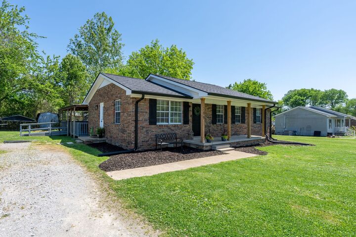 Property Photo:  709 Windsor Ave  TN 38464 