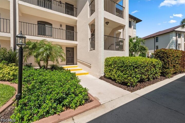 Property Photo:  16500 Kelly Cove Drive 2870  FL 33908 