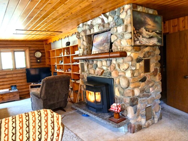 Property Photo:  927 Aladdin Rd  WA 99114 