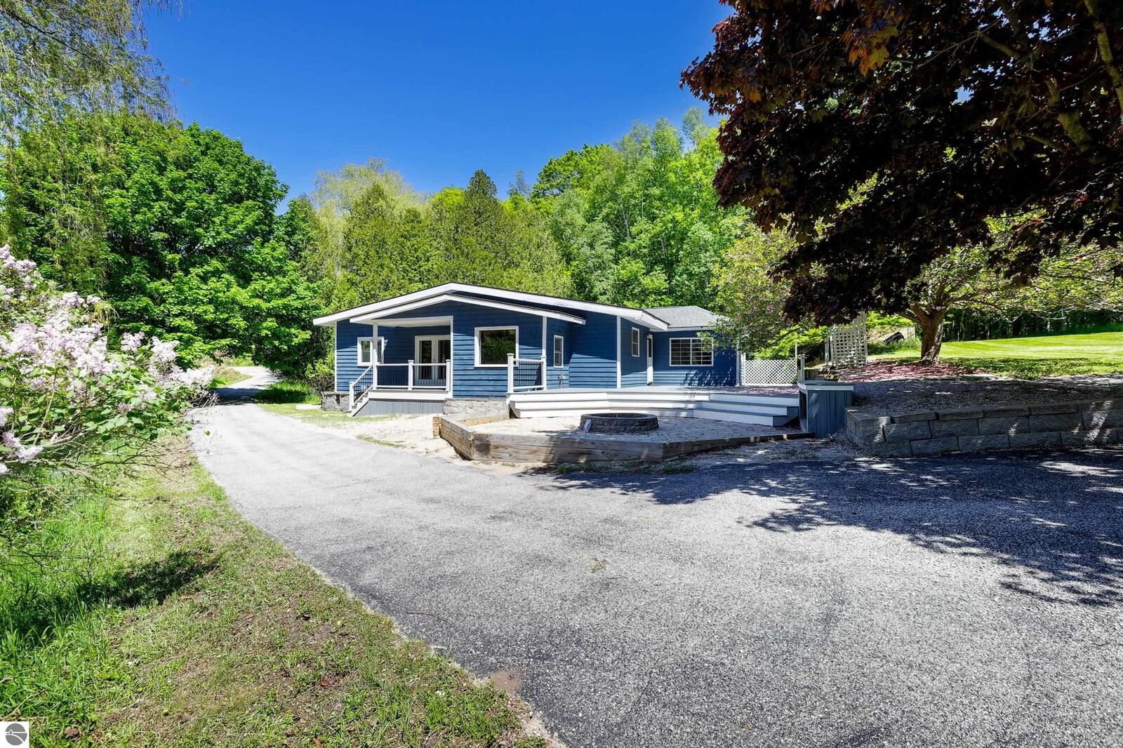 Property Photo: 777 Pilgrim Highway MI 49635