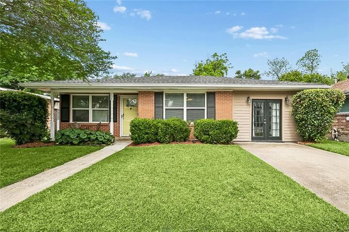 Property Photo:  934 Aurora Avenue  LA 70005 