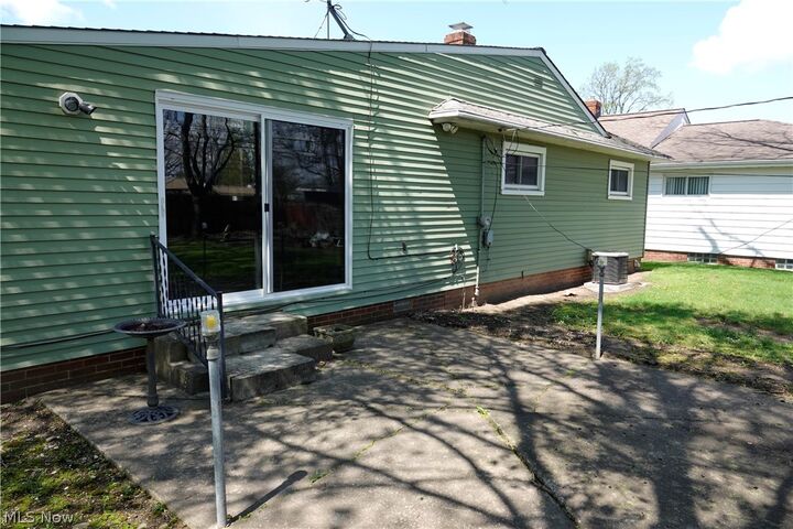Property Photo:  1661 Chelmsford Road  OH 44124 