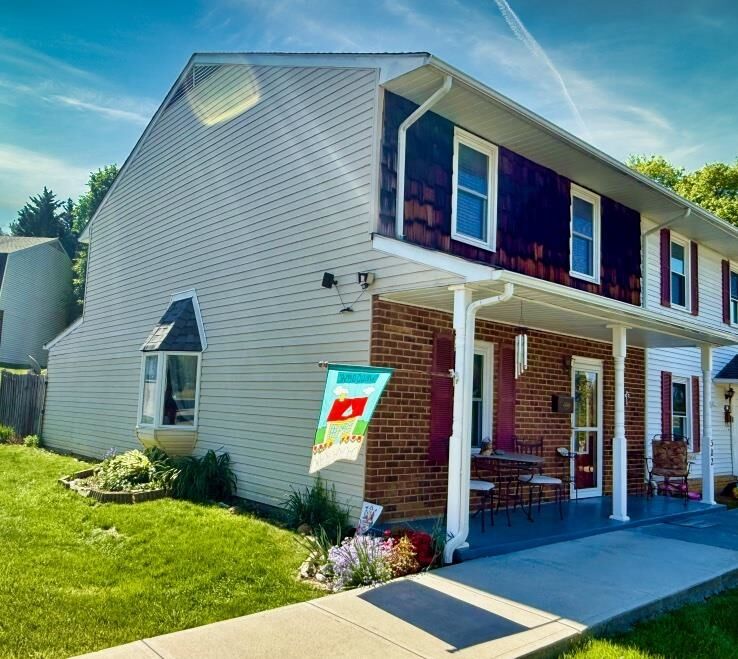 Property Photo:  302 New Kent Road  VA 24060 