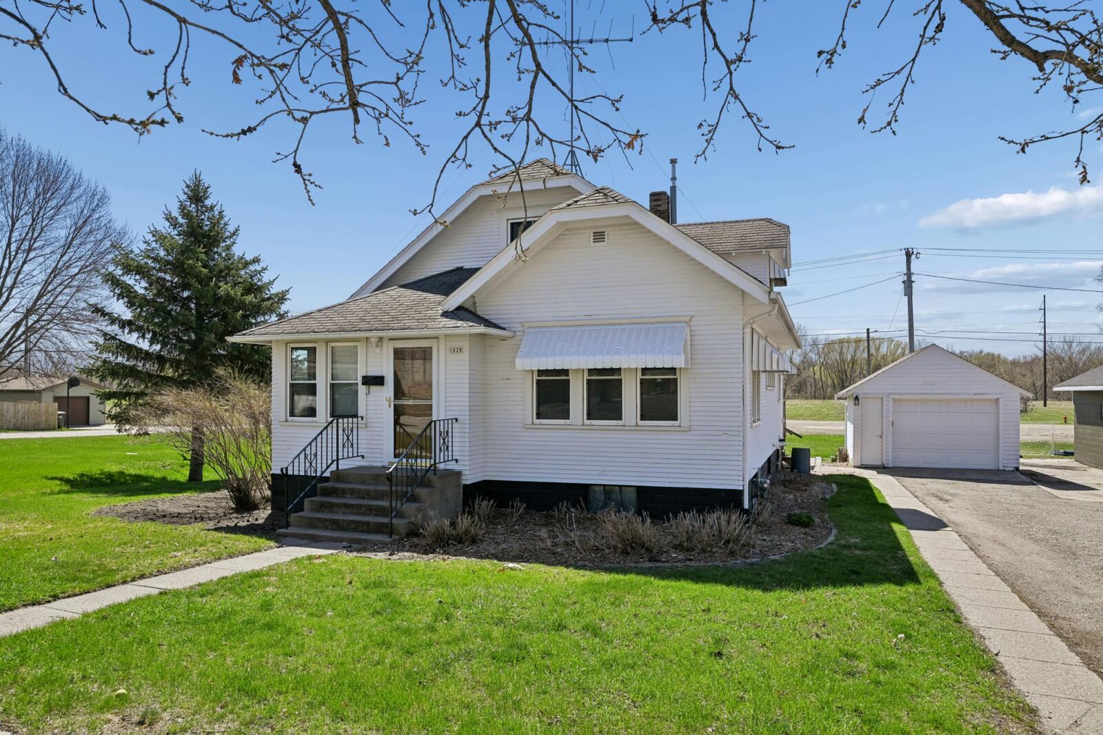 Property Photo:  1028 10th Street E  MN 55336 