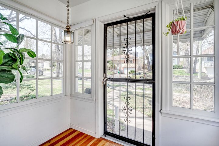 Property Photo:  3521 Girard Avenue S  MN 55408 