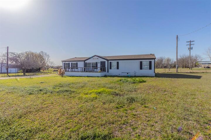Property Photo:  230 Private Road 4906  TX 76052 
