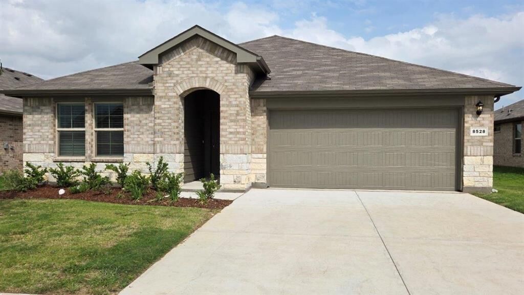 Property Photo:  8528 Beltmill Parkway  TX 76131 