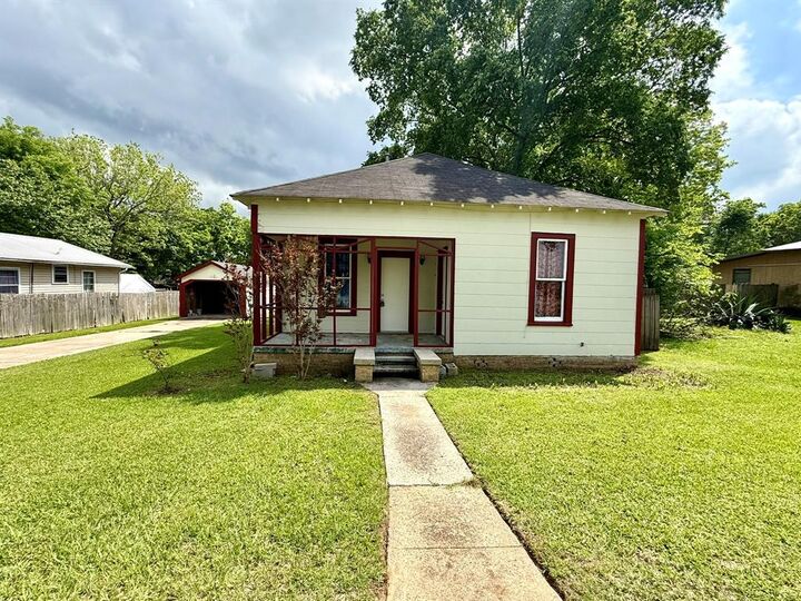 Property Photo:  205 Lake Street  LA 71060 