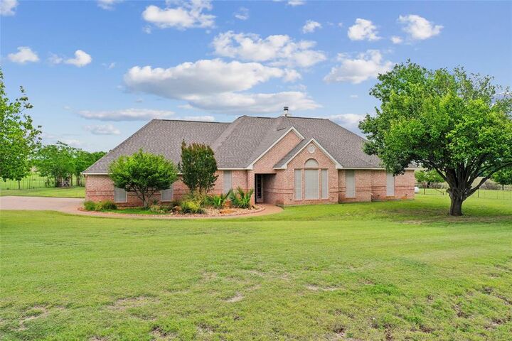 Property Photo:  1596 Ranch House Road  TX 76087 