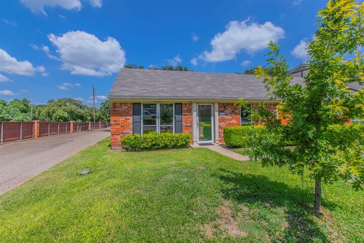 Property Photo:  5118 Lake Shore Drive  TX 76710 