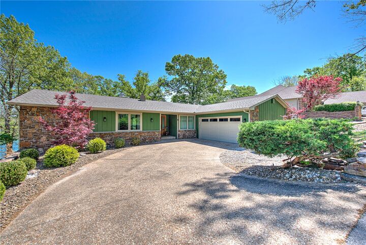 Property Photo:  4 Pithlochry Circle  AR 72715 