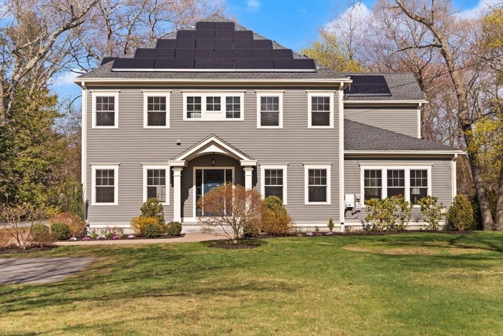 Property Photo:  555 Lowell St  MA 02420 