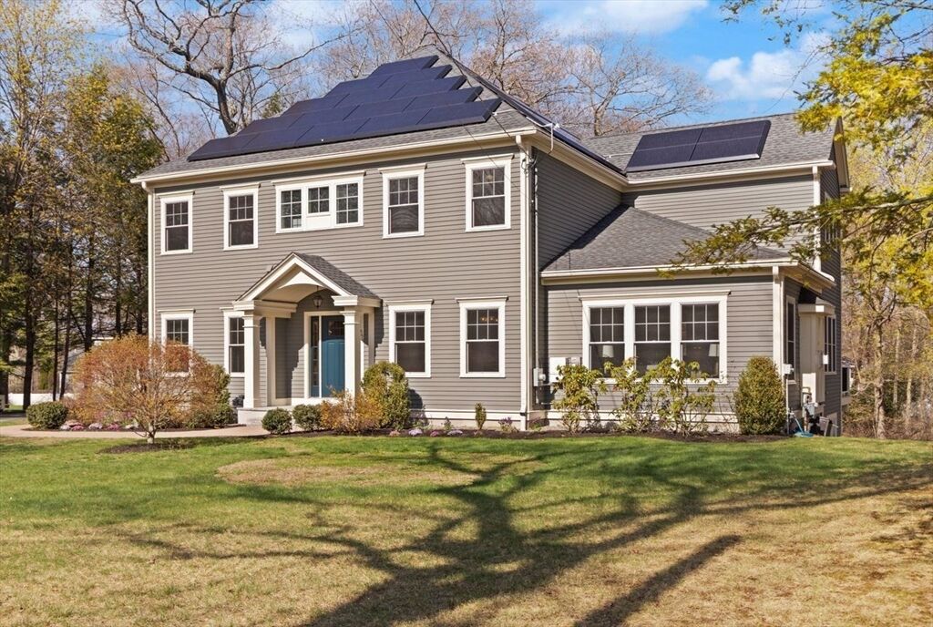 Property Photo:  555 Lowell St  MA 02420 