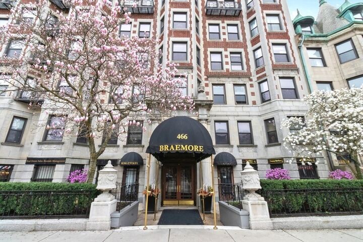 Property Photo:  466 Commonwealth Ave 205  MA 02215 