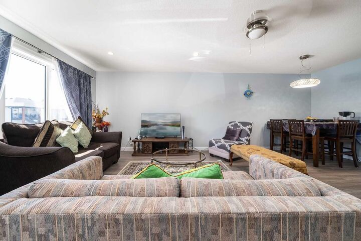 Photo de la propriété:  A & B, 17 & 21 Sage Brush Avenue A &Amp B  AB T1G 0E8 