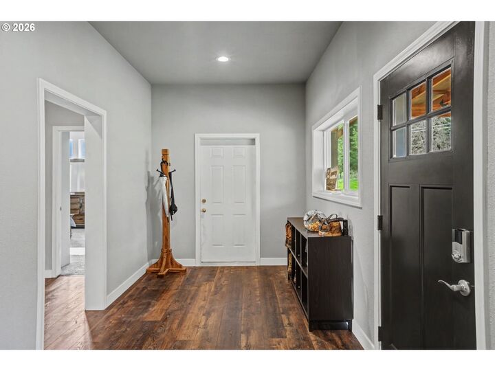 Property Photo:  16310 Oakdale Rd  OR 97338 