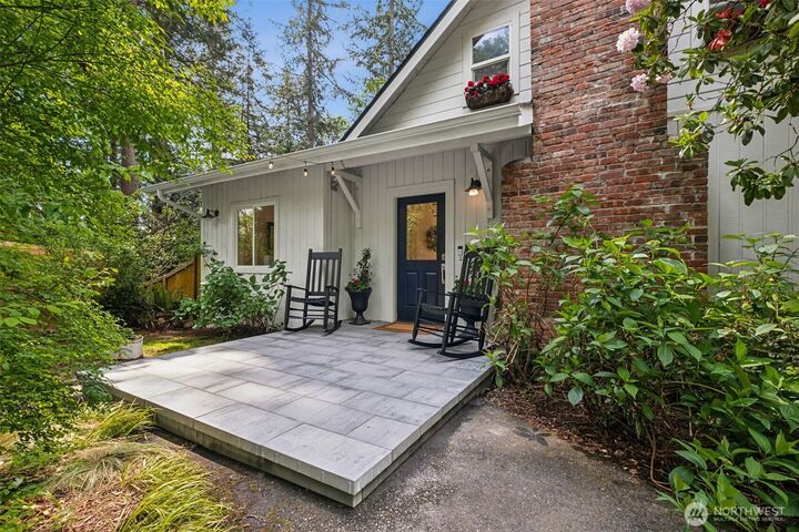 Property Photo:  15715  249 Avenue SE  WA 98027 