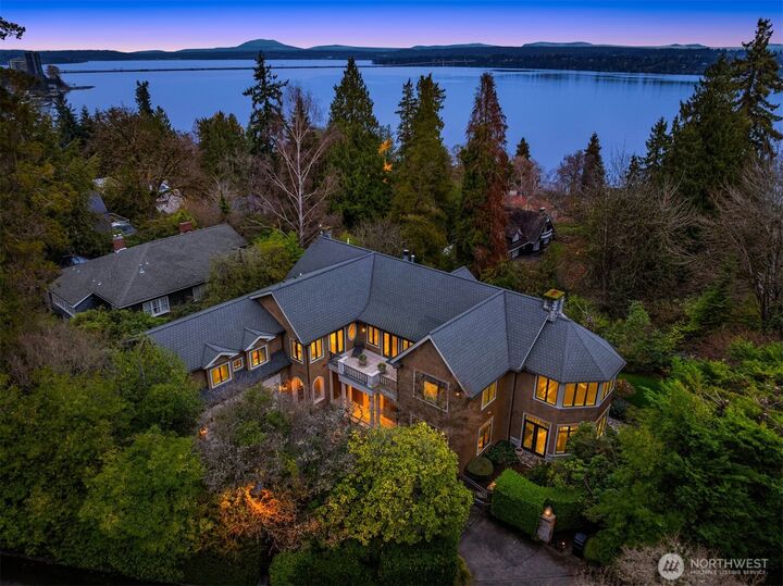 Property Photo: 3814 E John Street WA 98112