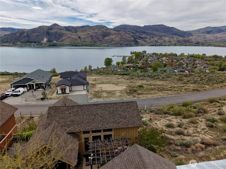 Property Photo:  122  Village Way  WA 98844 