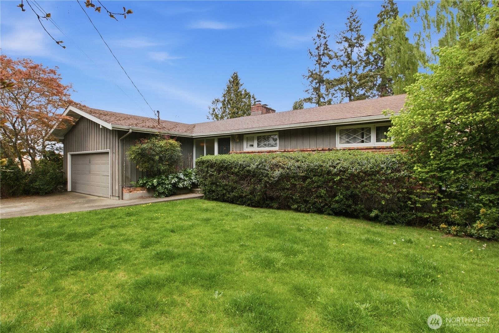 Property Photo:  258 SW 176th Place  WA 98166 