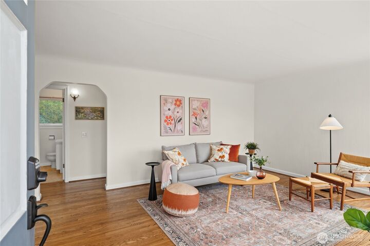 Property Photo:  1110  Hayward Avenue  WA 98310 