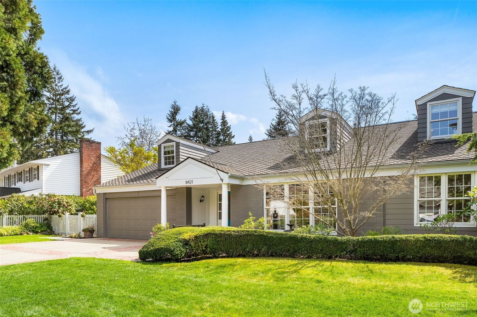 Property Photo:  8421 SE 72nd Place  WA 98040 