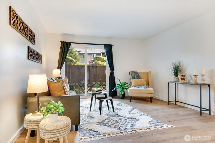 Property Photo:  1505 N Defiance Street Q106  WA 98406 
