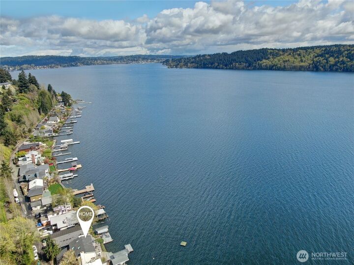 Property Photo:  12570  Riviera Place NE  WA 98125 