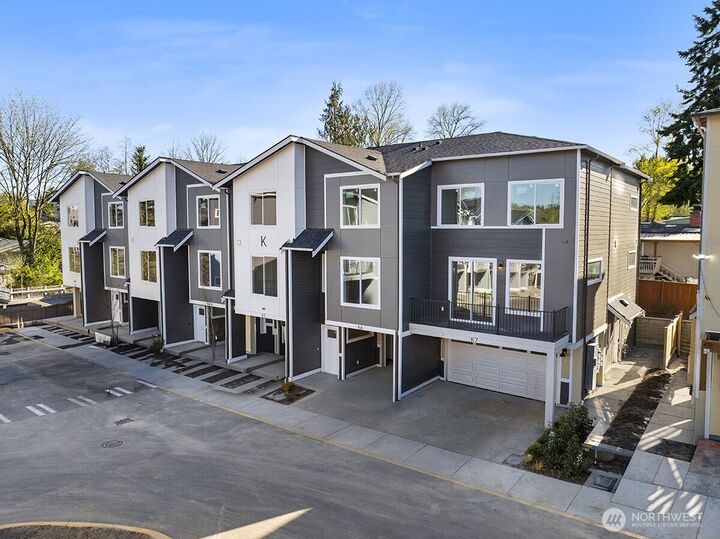 Property Photo:  16823  Alder Way K3  WA 98037 