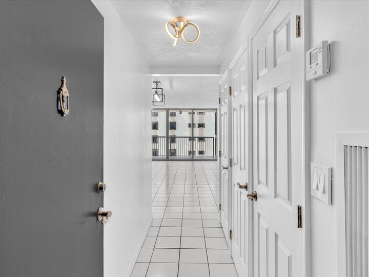 Property Photo:  2655 Collins Avenue Unit 1710  FL 33140 