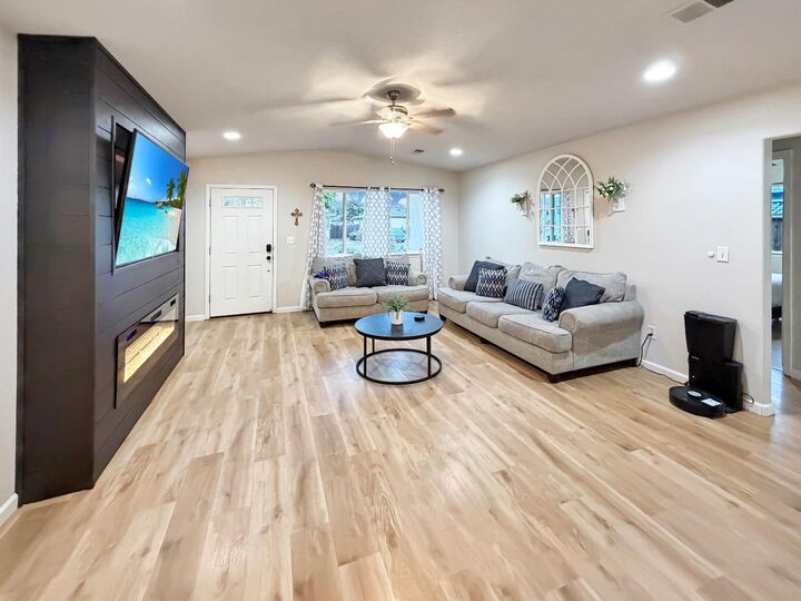 Property Photo:  690 El Cerrito Way  CA 95020 