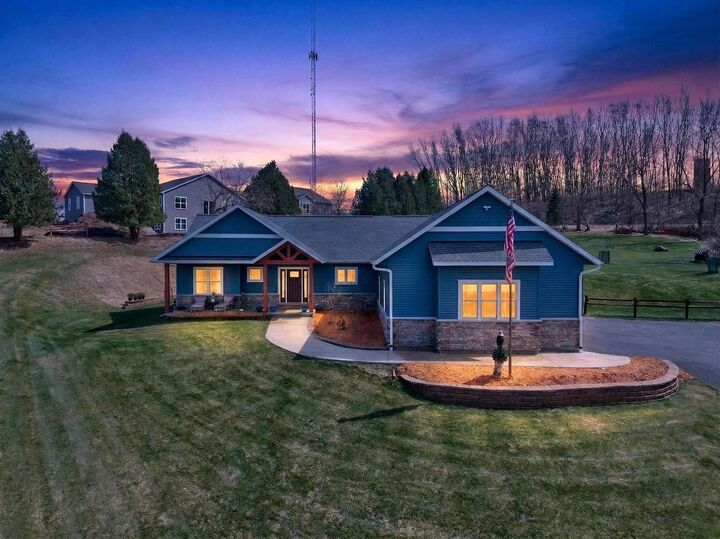 Property Photo:  225 Stone Hill Court  WI 54971 