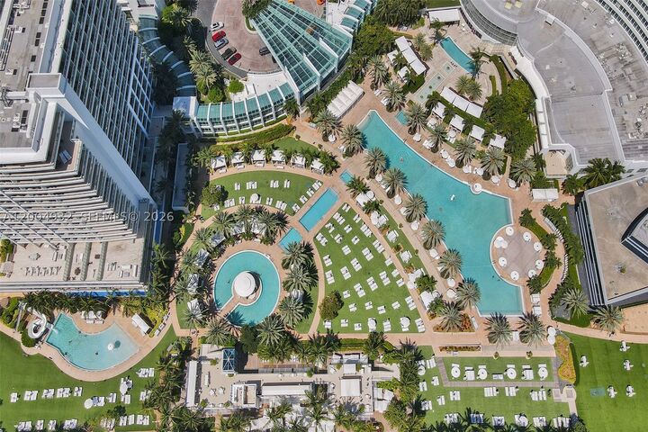 Property Photo:  4391 Collins Ave 709  FL 33140 