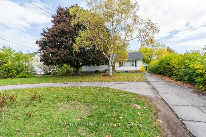 Photo de la propriété:  71 Prince Of Wales Drive Main  ON K8P 2T6 