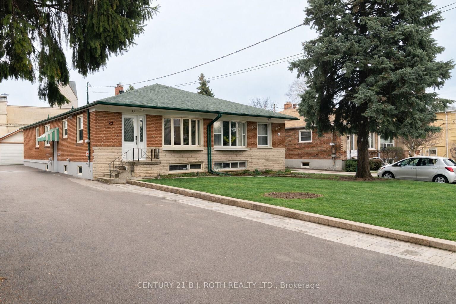 Property Photo:  43 Linelle Street  ON M2N 2J4 