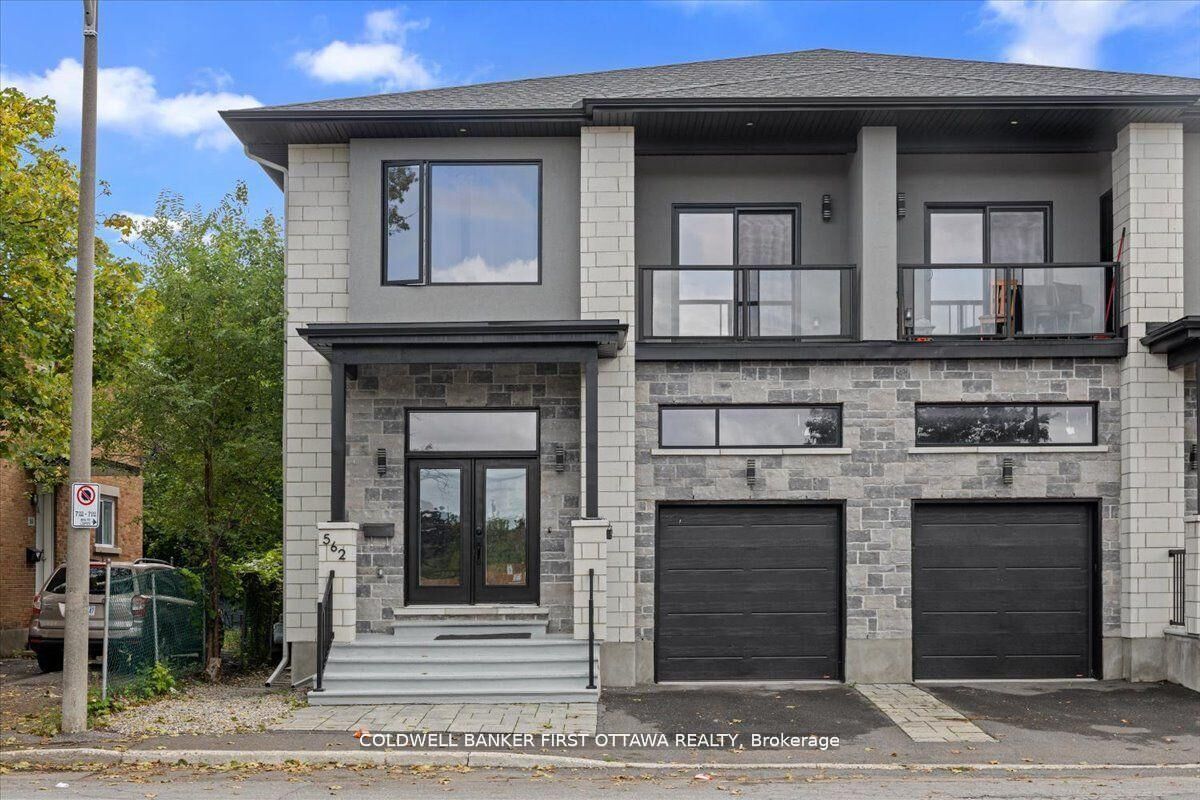 Property Photo:  560 Queen Mary Street  ON K1K 1W1 