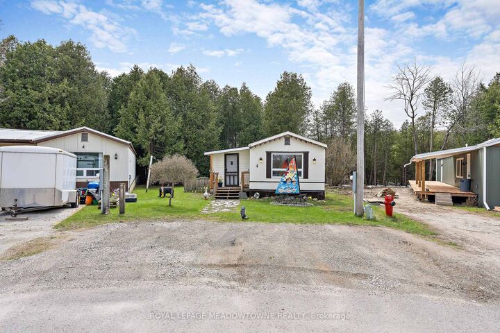 Property Photo: 4 Laurel Lane ON N0B 1T0