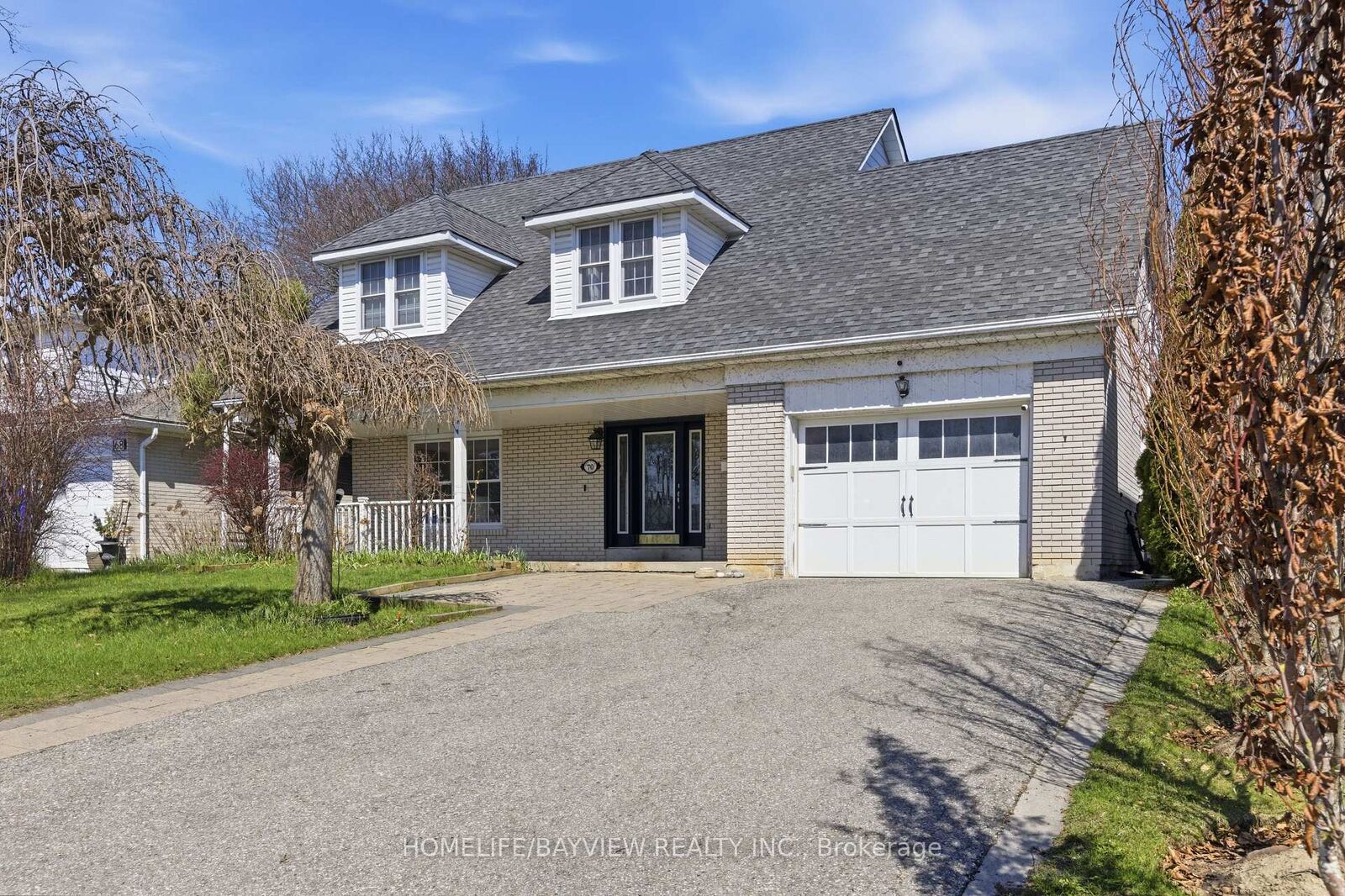 Property Photo: 70 Royal Orchard Boulevard ON L3T 3C5