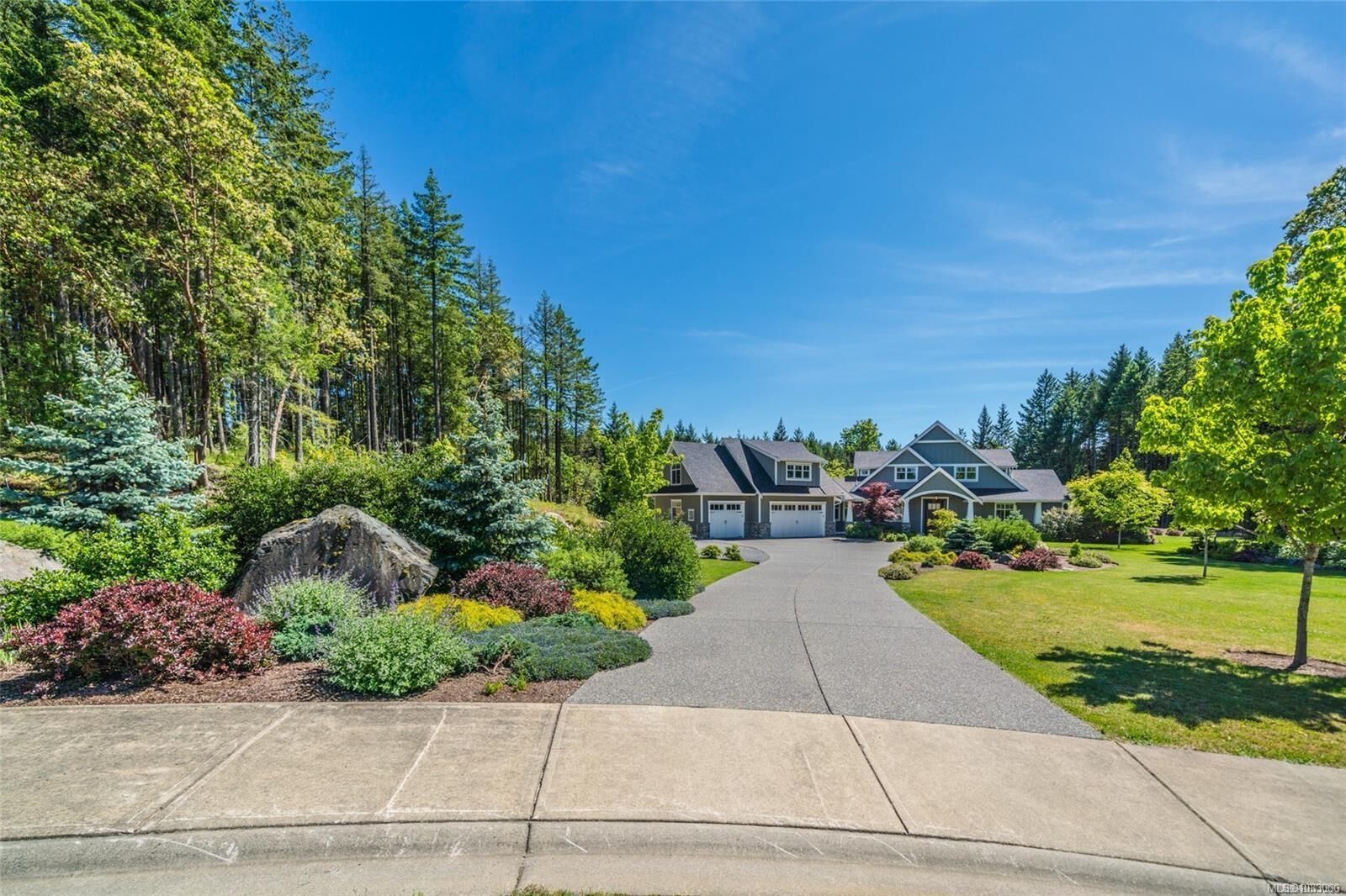 Property Photo: 1432 Kaz Crt BC V9R 0B4