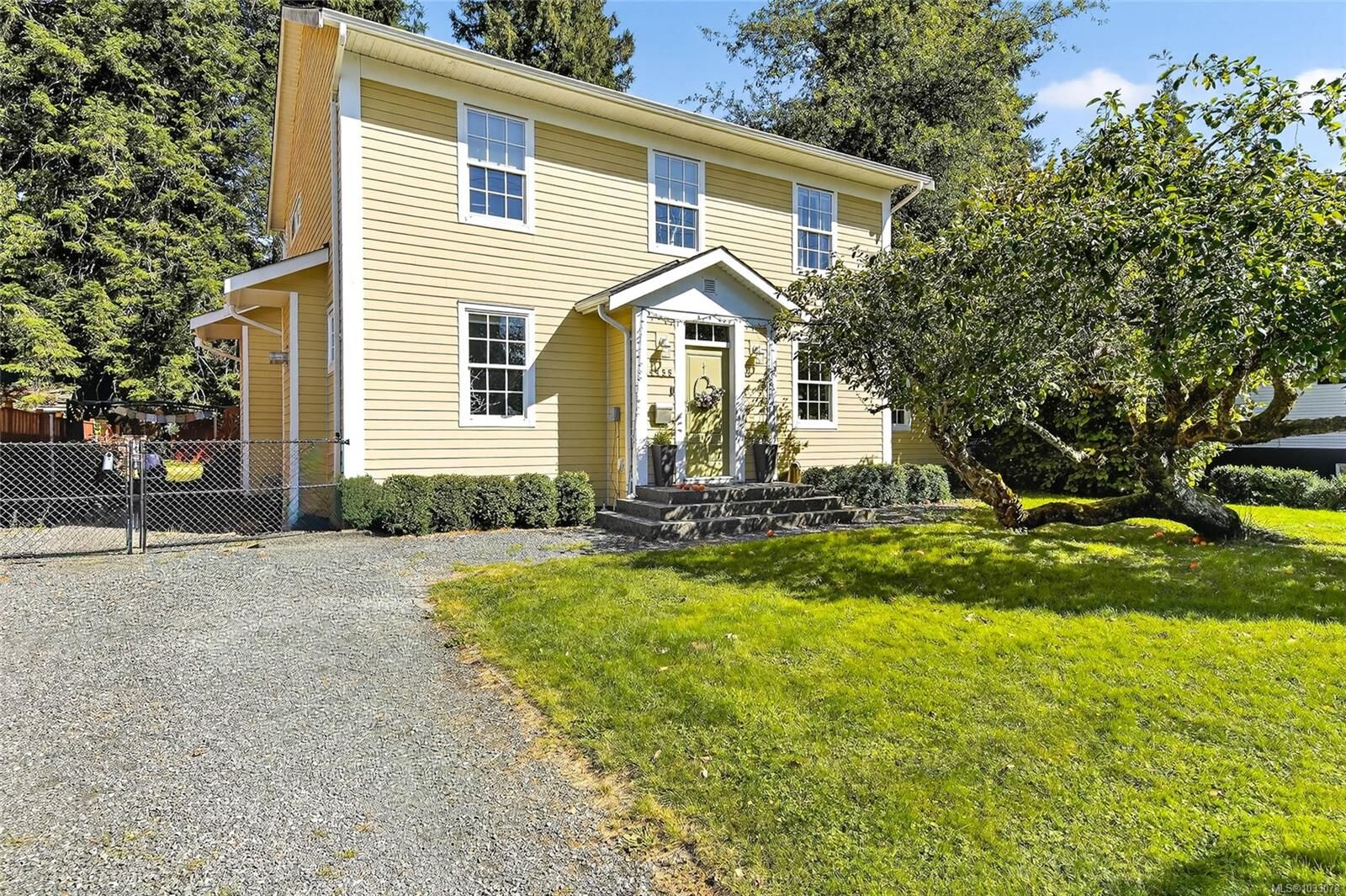 Property Photo:  4455 Elizabeth St  BC V9Y 6L4 