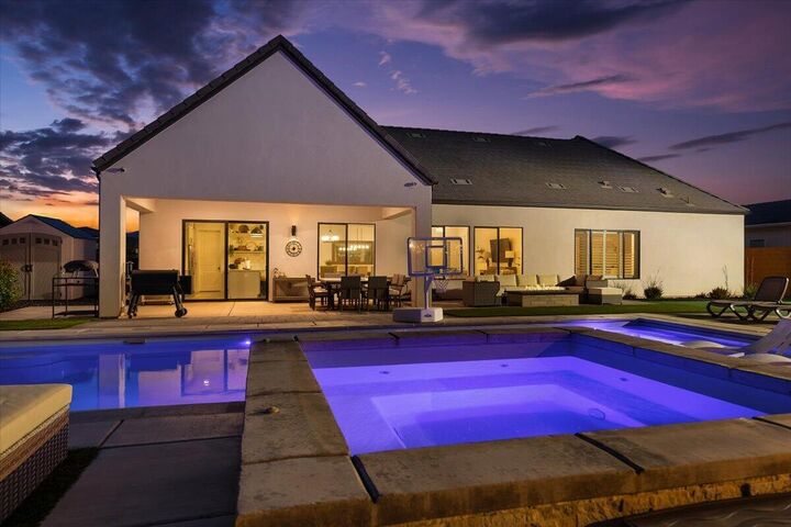 Property Photo:  147 W Elinor Ln  UT 84780 