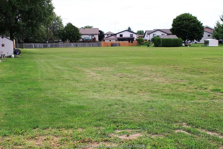 Property Photo:  1814 Dufferin Avenue  ON N8A 2X6 